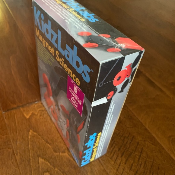 Magnet - Picture 6 of 6